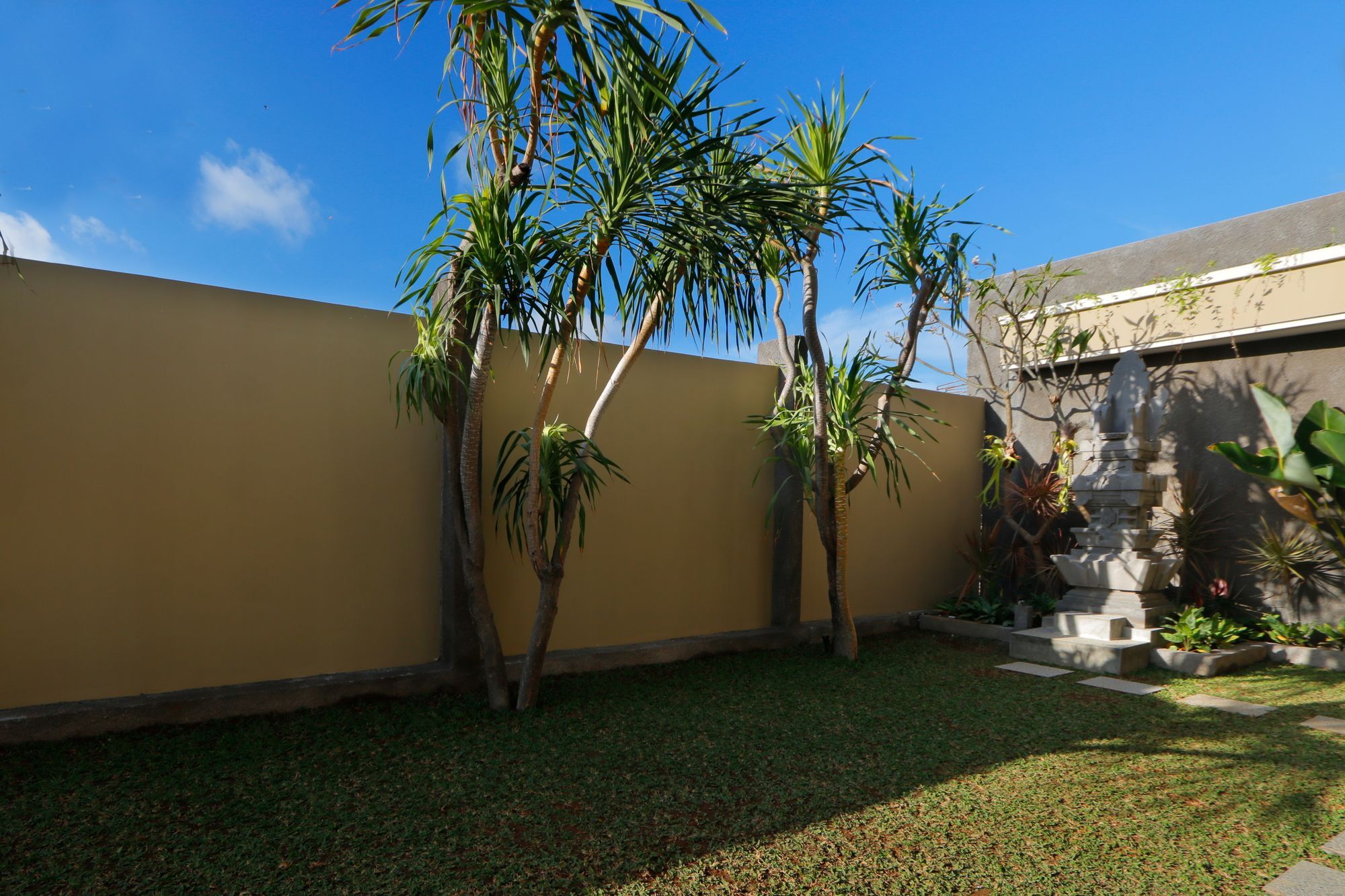 Iconic Bali Living Bed & Breakfast เดนปาซาร์ ภายนอก รูปภาพ