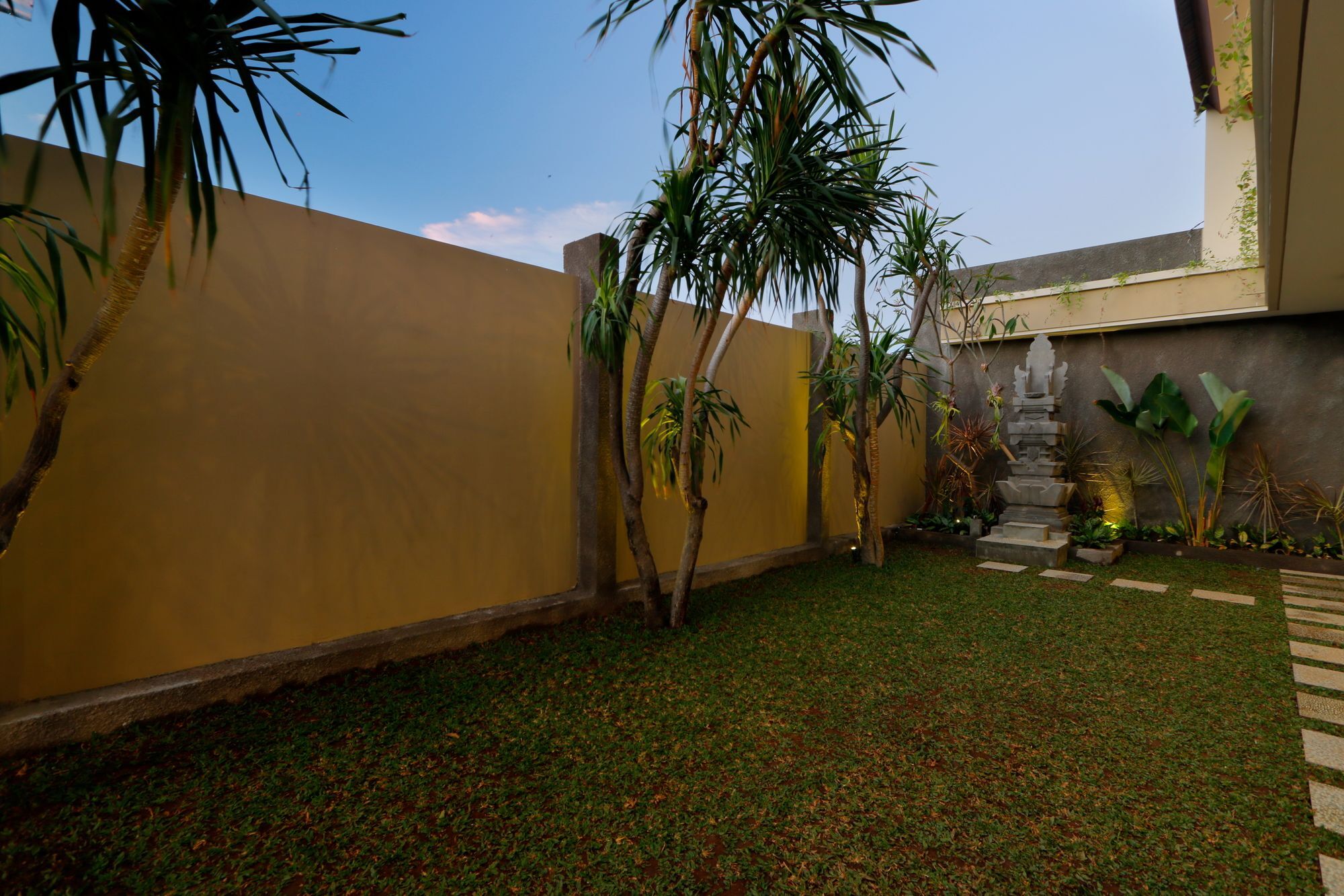 Iconic Bali Living Bed & Breakfast เดนปาซาร์ ภายนอก รูปภาพ